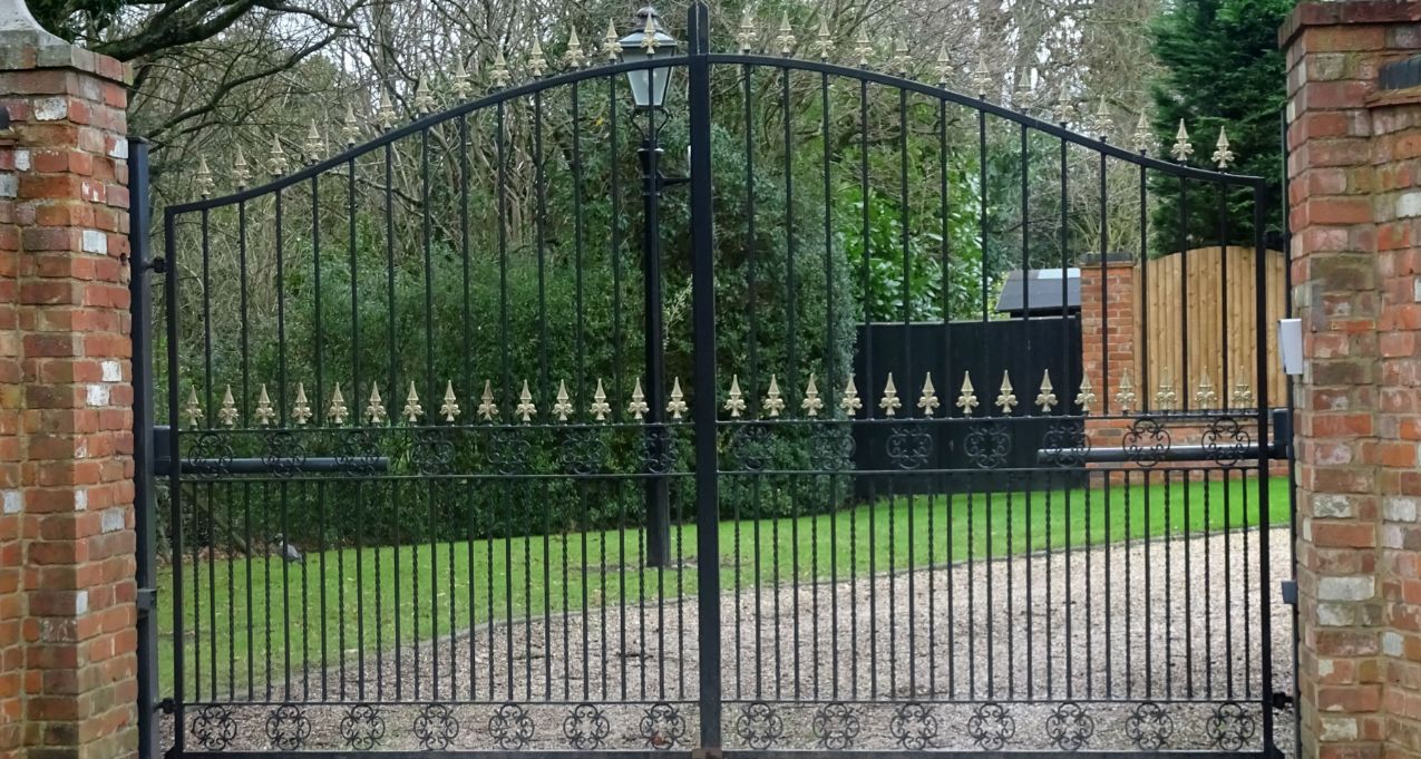 Automatic gates
